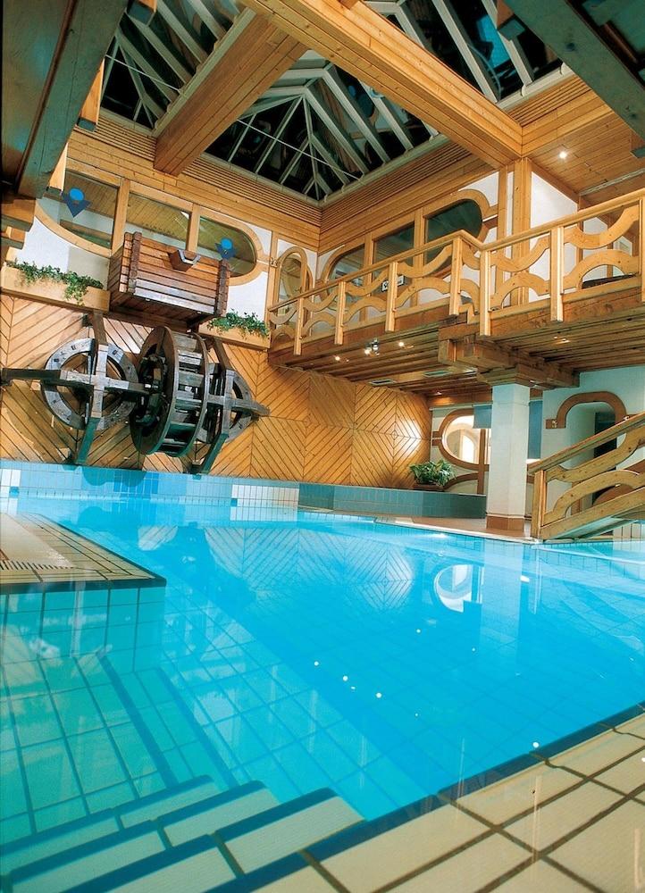 Hotel Club Relais Des Alpes Madonna di Campiglio Bagian luar foto