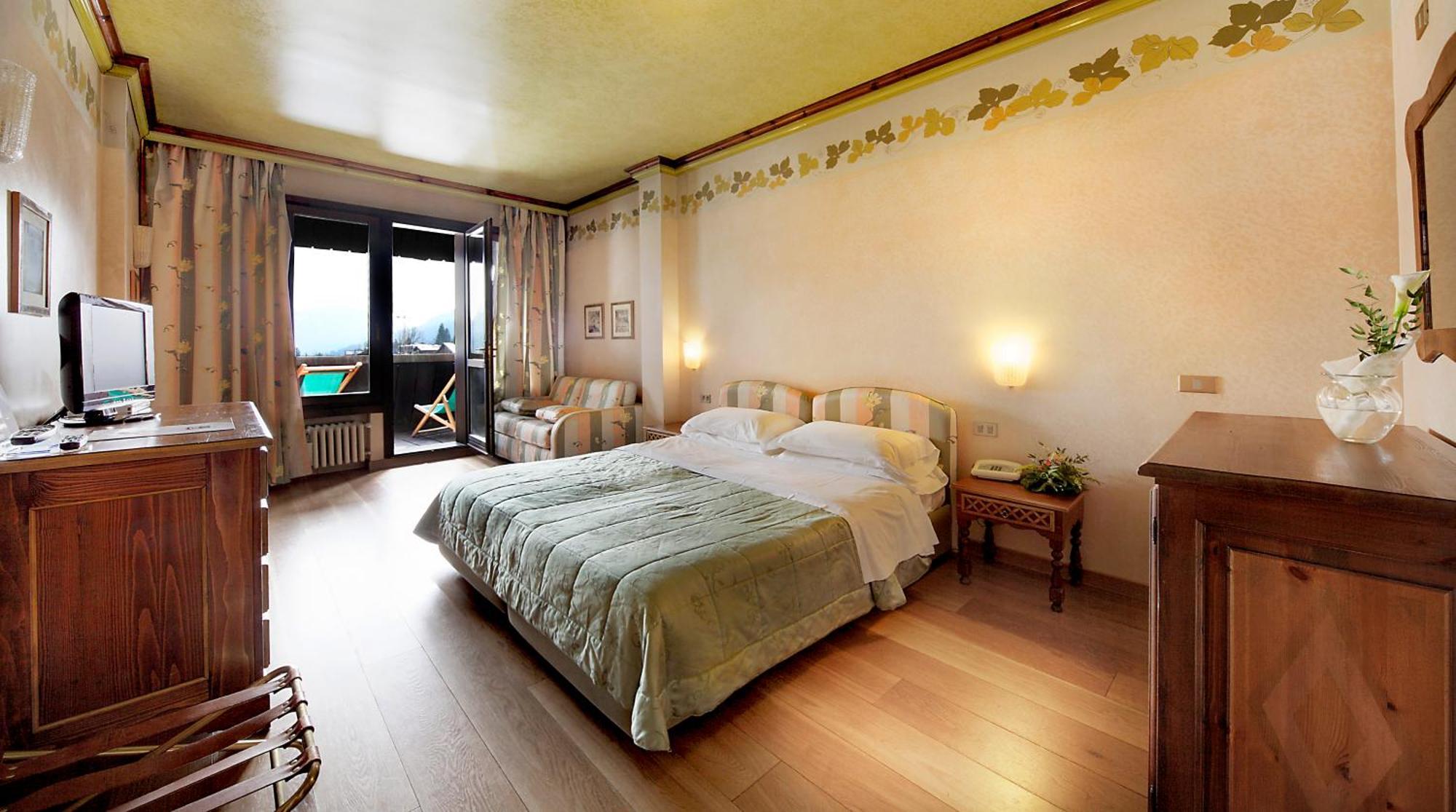 Hotel Club Relais Des Alpes Madonna di Campiglio Bagian luar foto