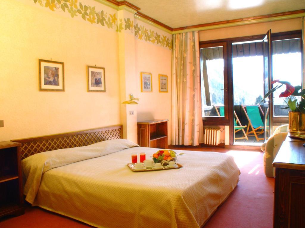 Hotel Club Relais Des Alpes Madonna di Campiglio Ruang foto